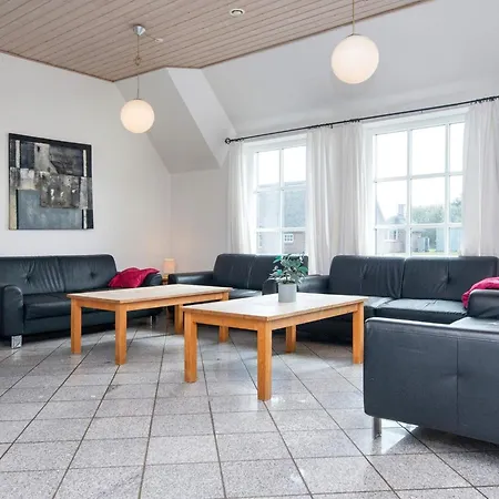 Luxury Pool House Retreat - By Traum Holiday home *